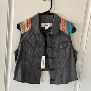 Ariat cropped sleeveless vest